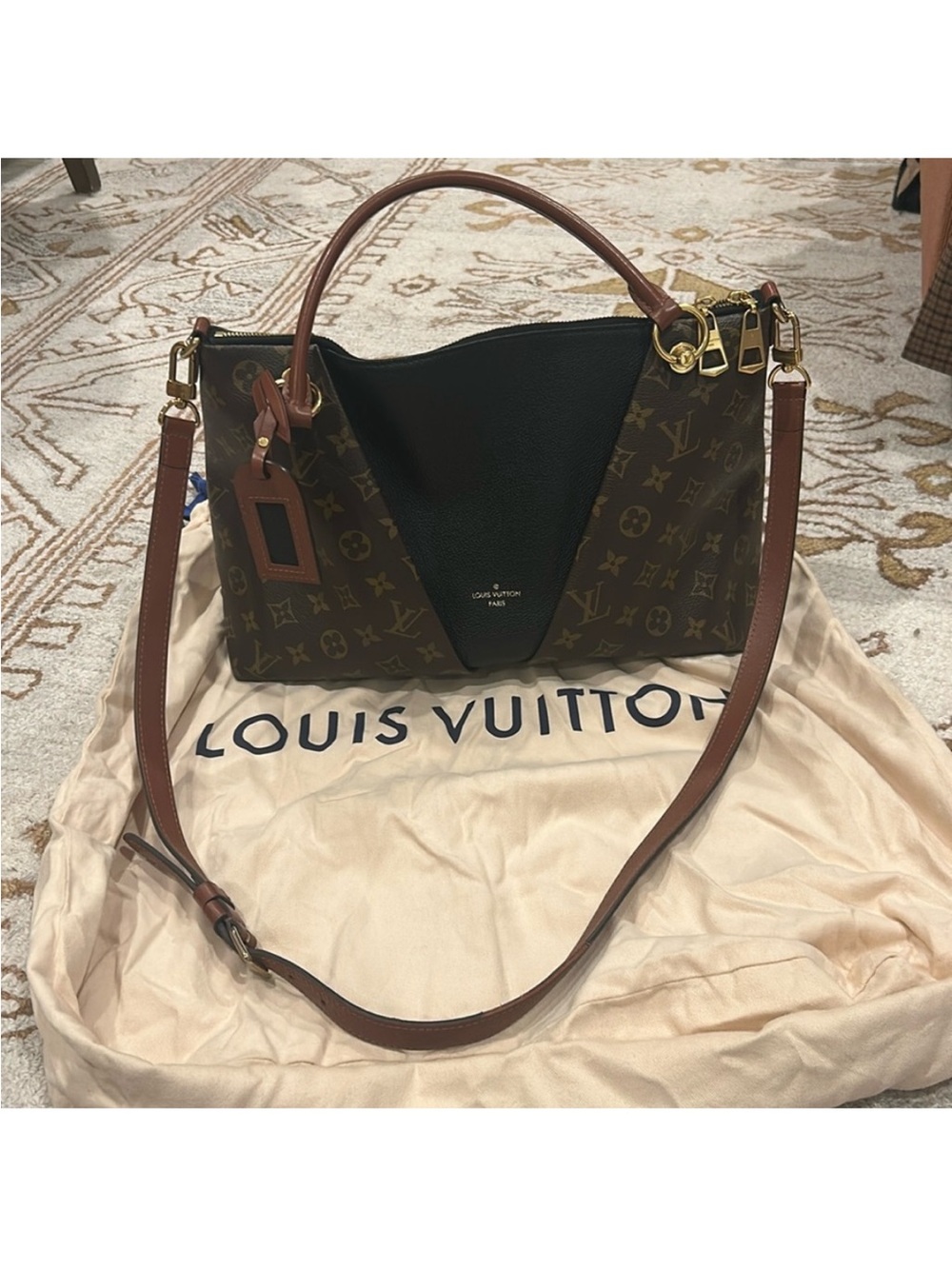 Authentic Louis Vuitton V MM tote Brown Monogram & Black Crossbody Bag